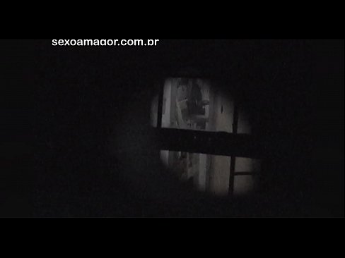 ❤️ Faigheann Blondie fístapáil rúnda ag voyeur comharsanachta i bhfolach taobh thiar de brící cuasach ️❌  Físeán fuck  ag ga.hentaisea-com.ru