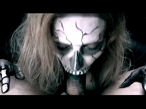 ❤️ Demon cailín sucking coileach lena béal dubh agus shlogtha cum. ️❌  Físeán fuck  ag ga.hentaisea-com.ru